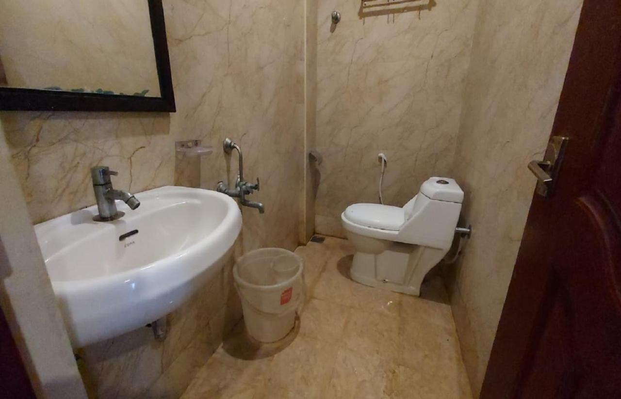 לינה וארוחת בוקר Tambaram Royal Grand מראה חיצוני תמונה